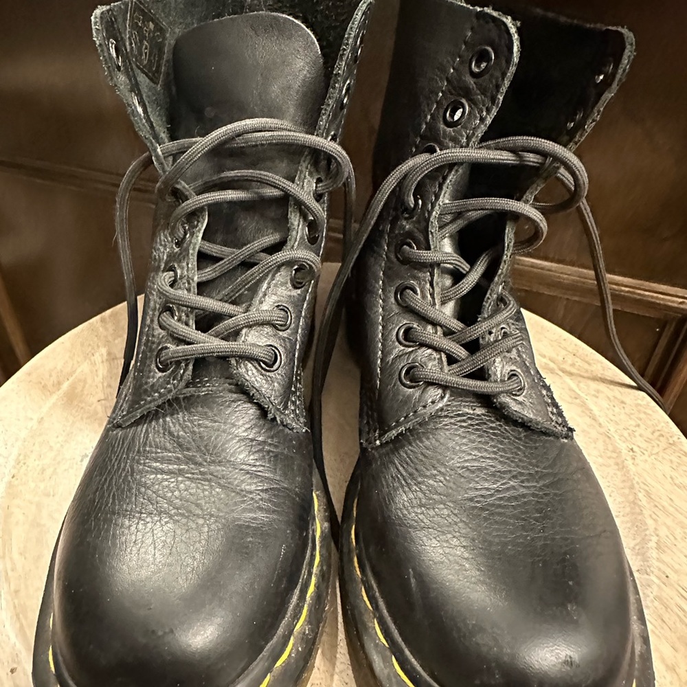 Leather Doc Martens , size 6 in Excellent condition